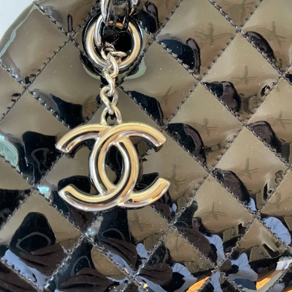 Chanel Black Vernis Matelasse - Black Patent Women's Shoulder Bag (108861)